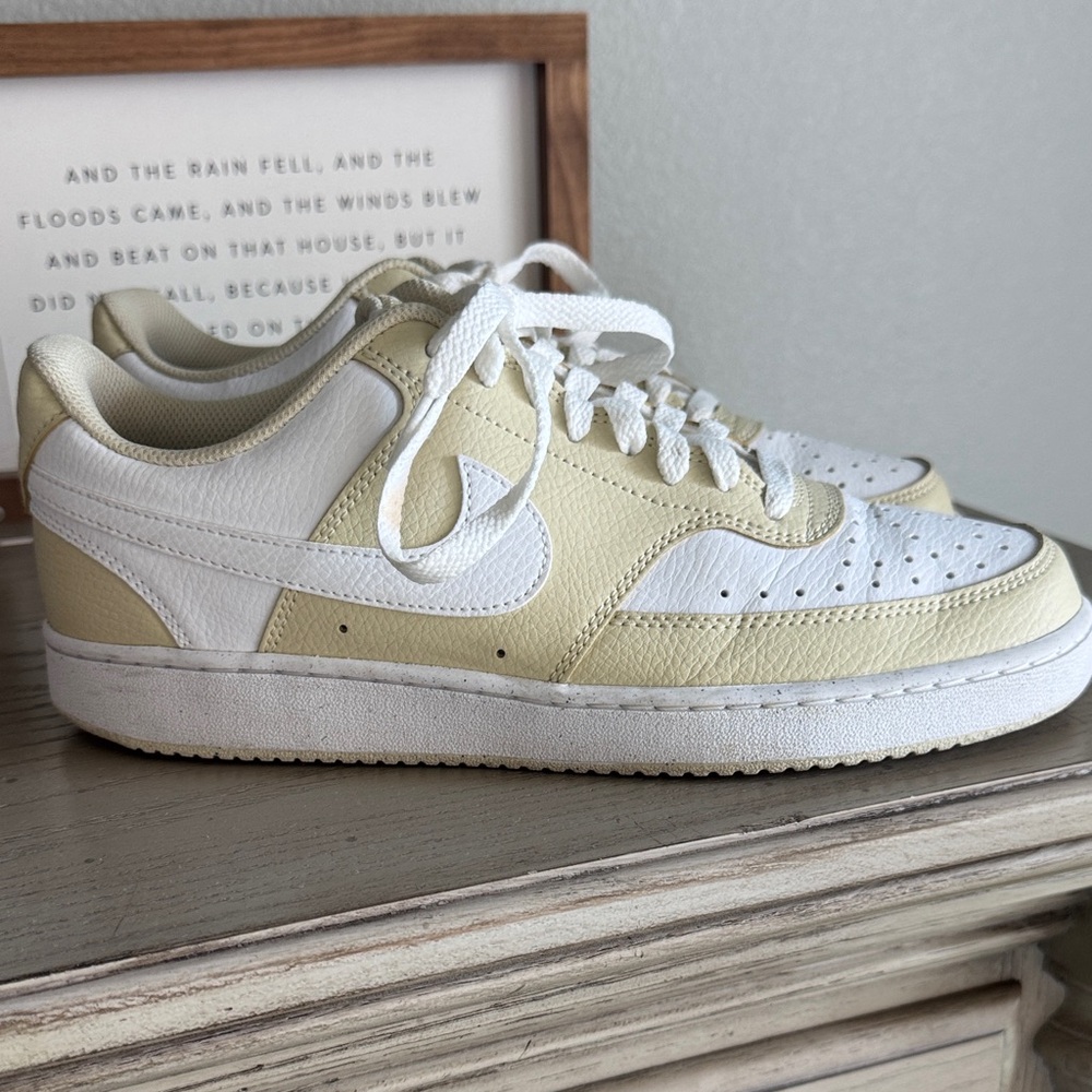 Nike Men’s White and Cream Low-Top Sneakers